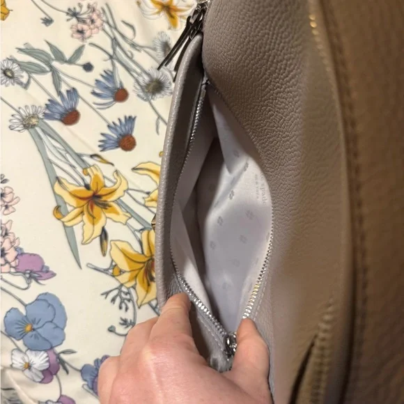 Kate Spade New York Medium Polly Pebbled Leather Hand - Picture 7 of 10